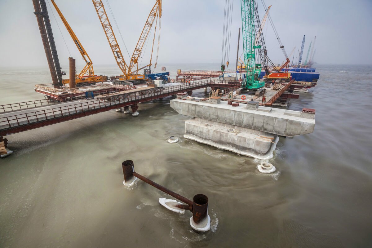 Ukraine EU adds six entities involved in the construction of the Kerch